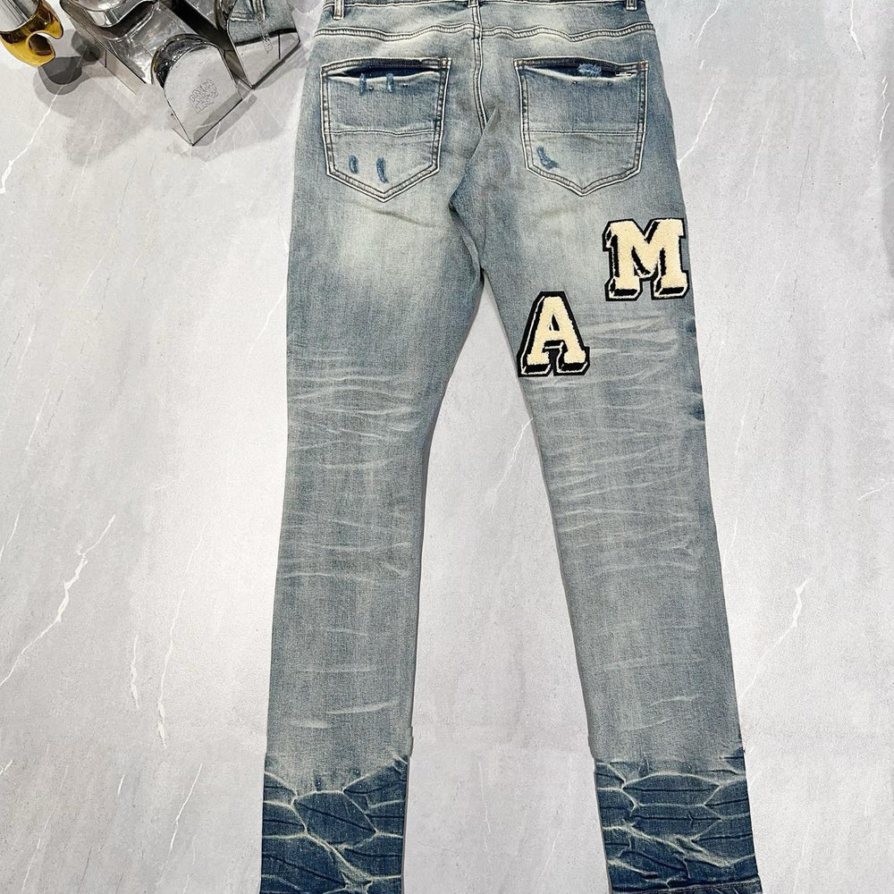 
                      
                        AMIRI JEANS Y124
                      
                    