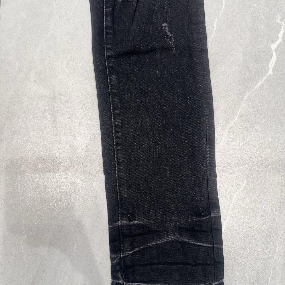 
                      
                        AMIRI JEANS Y311
                      
                    