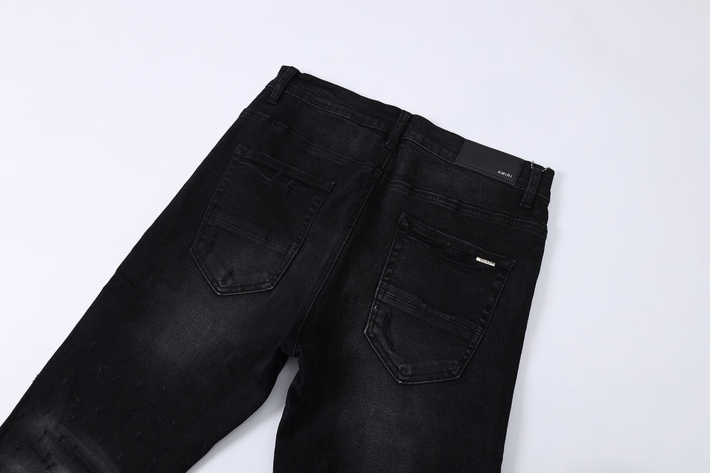 
                      
                        AMIRI JEANS Y182
                      
                    