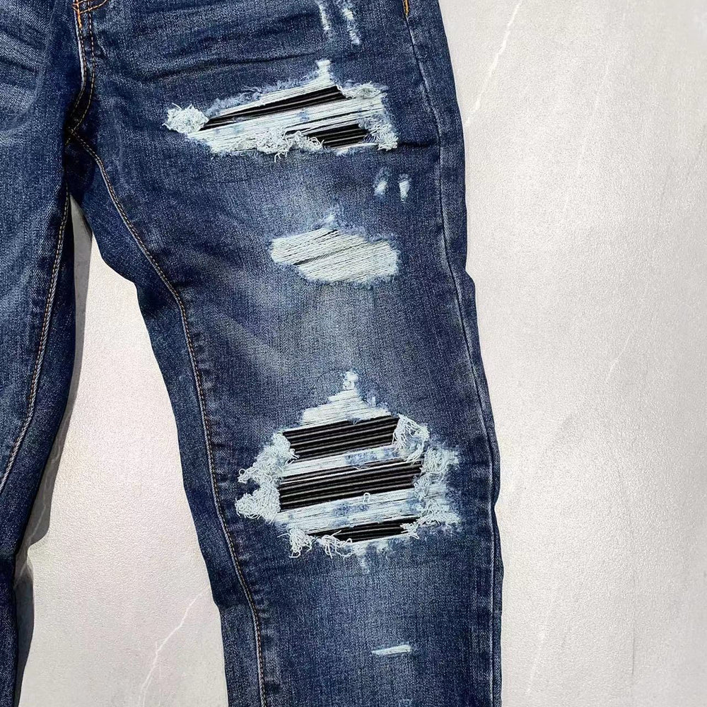 
                      
                        AMIRI JEANS Y187
                      
                    