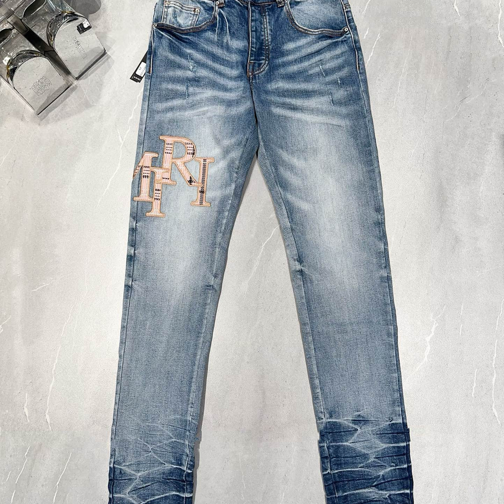 
                      
                        AMIRI JEANS Y286
                      
                    