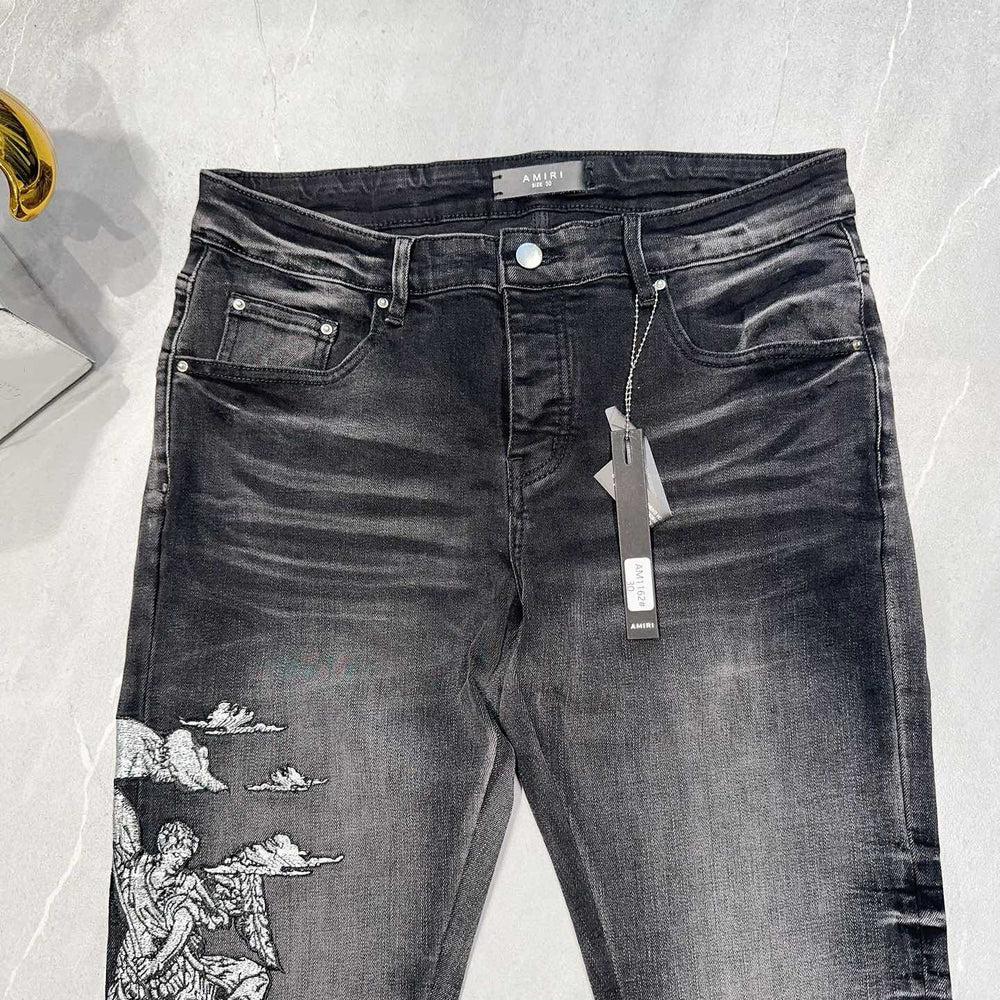 
                      
                        AMIRI JEANS Y303
                      
                    