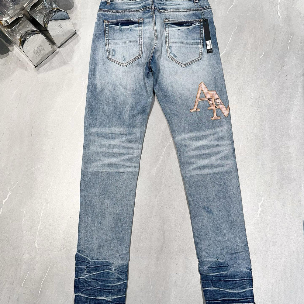 
                      
                        AMIRI JEANS Y286
                      
                    