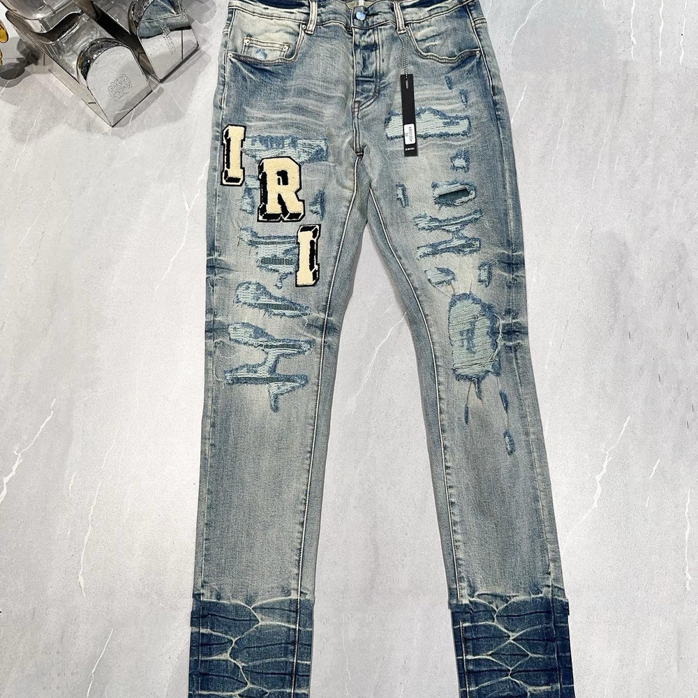 
                      
                        AMIRI JEANS Y124
                      
                    