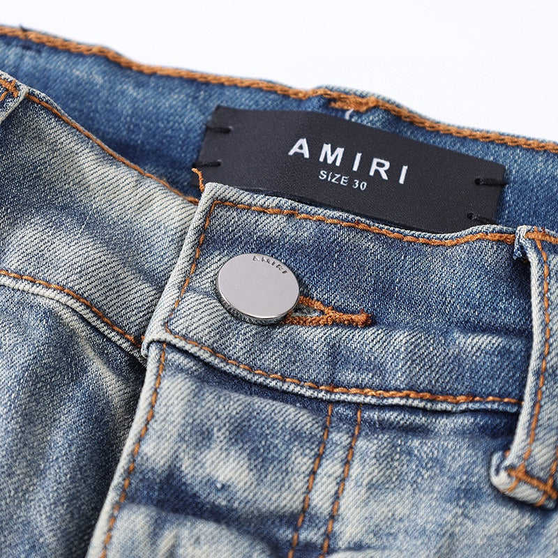 
                      
                        AMIRI JEANS Y186
                      
                    