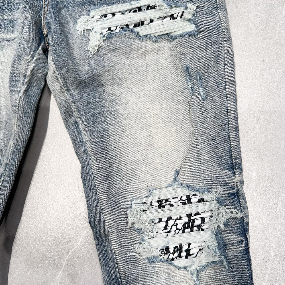 
                      
                        AMIRI JEANS Y295
                      
                    