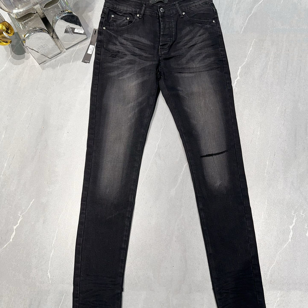 
                      
                        AMIRI JEANS Y267
                      
                    