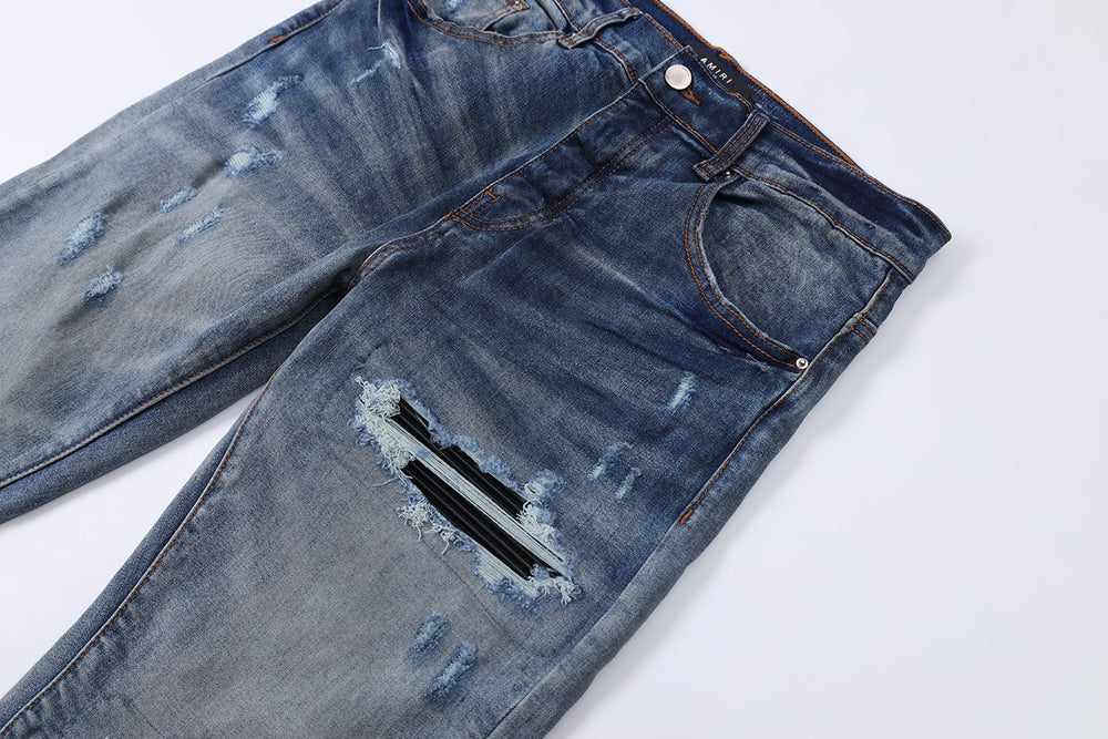 
                      
                        AMIRI JEANS Y183
                      
                    