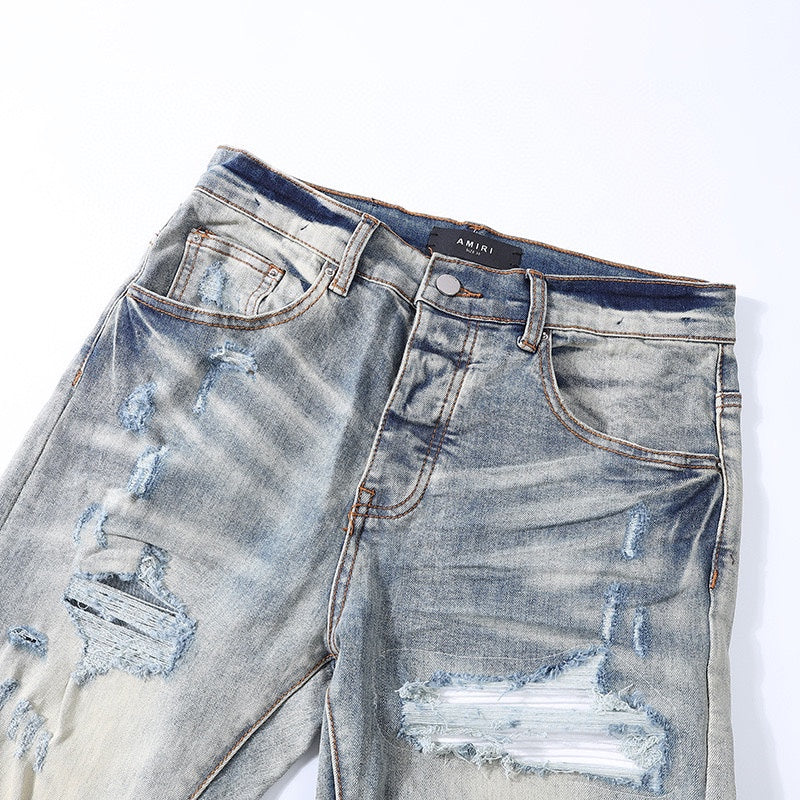 
                      
                        AMIRI JEANS Y186
                      
                    