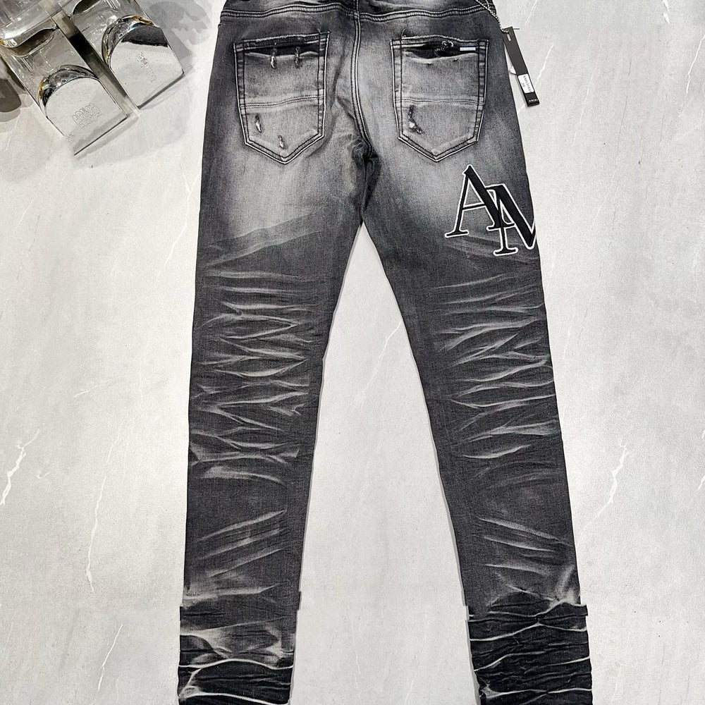 
                      
                        AMIRI JEANS Y281
                      
                    