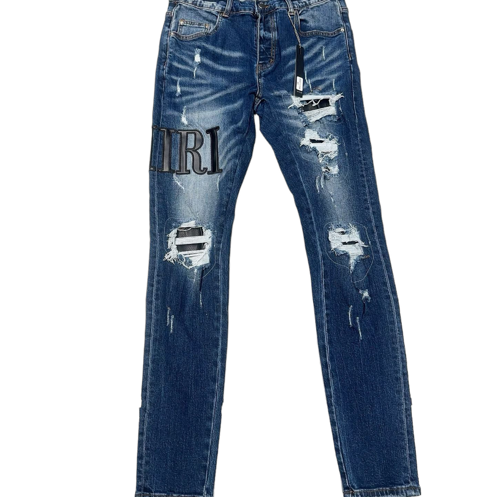 
                      
                        AMIRI JEANS Y310
                      
                    