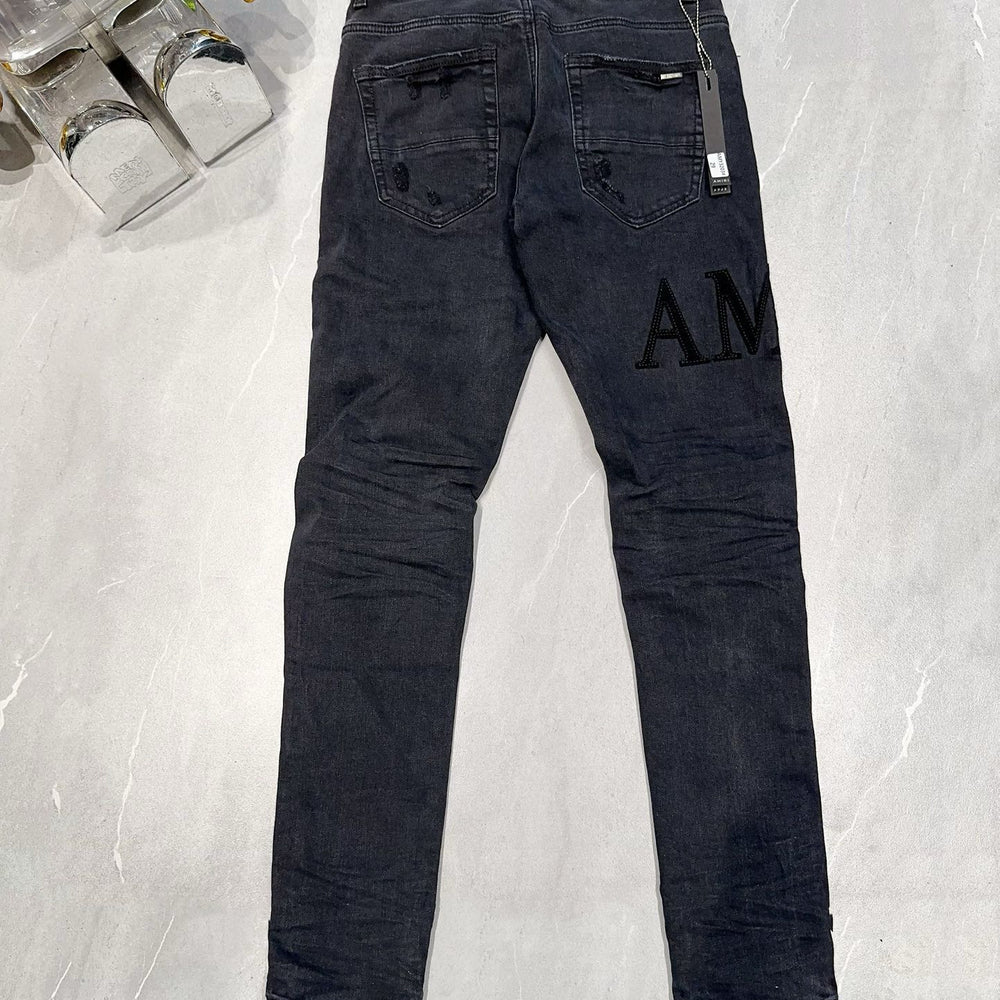 
                      
                        AMIRI JEANS Y282
                      
                    