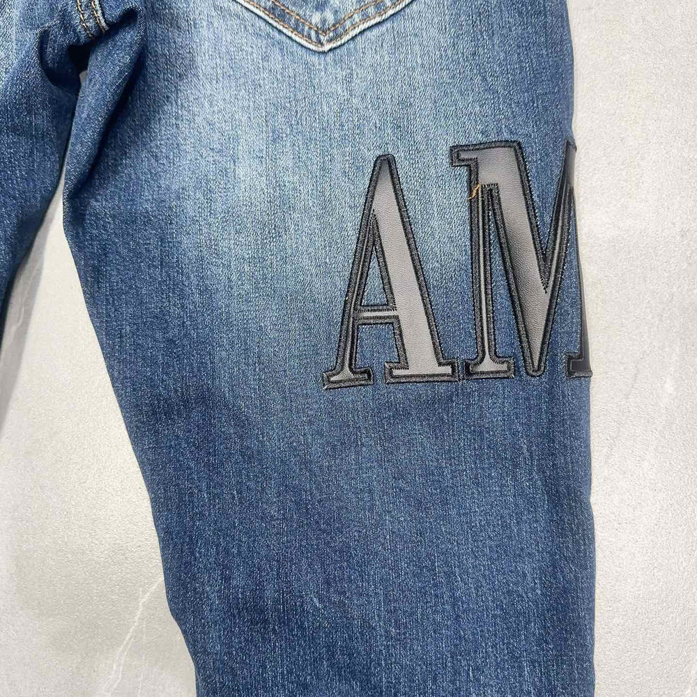 
                      
                        AMIRI JEANS Y310
                      
                    